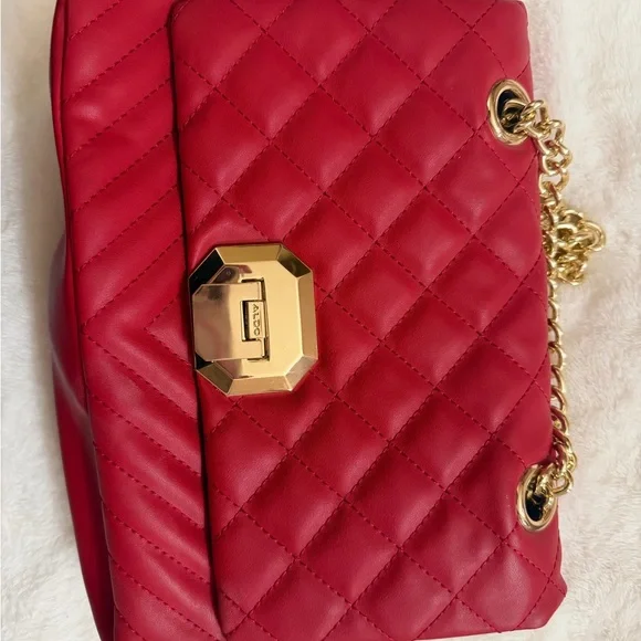 Aldo Scarlet Quilted Shoulder Bag with Gold Chain - Picture 5 of 5